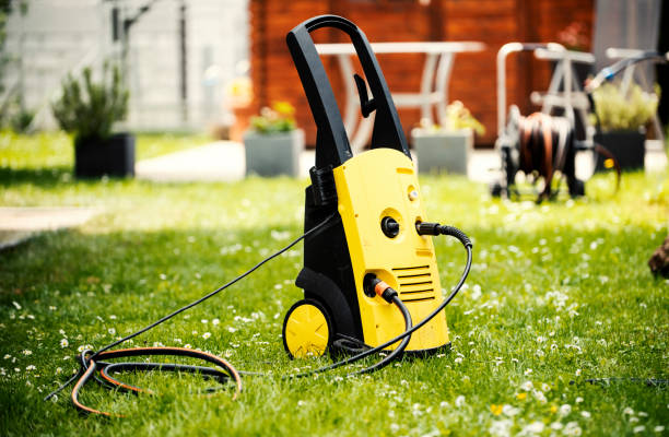 Animal Enclosure Cleaning in Parklawn, CA